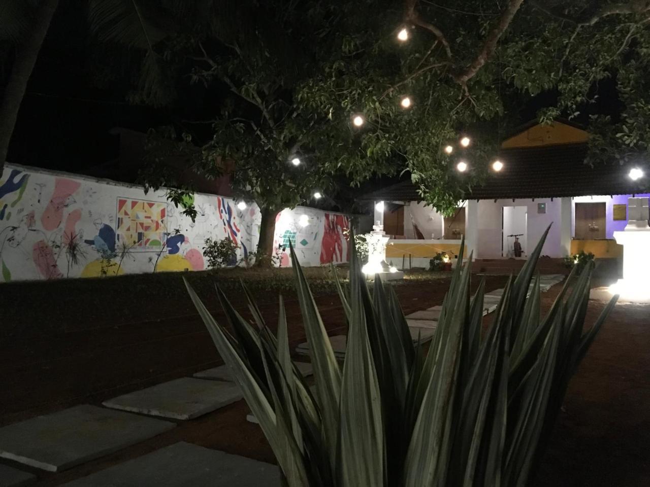 Anjuna By Roadhouse Hostels Goa Eksteriør billede